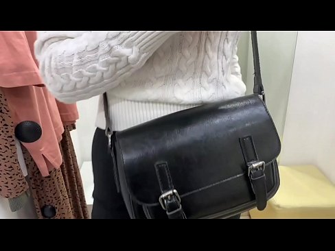 ❤️ Masturbarea în public a tinerei târfe FeralBerry cu un dildo în cabina de probă ☑  at porn ro.vlad-massage-salon.ru ﹏